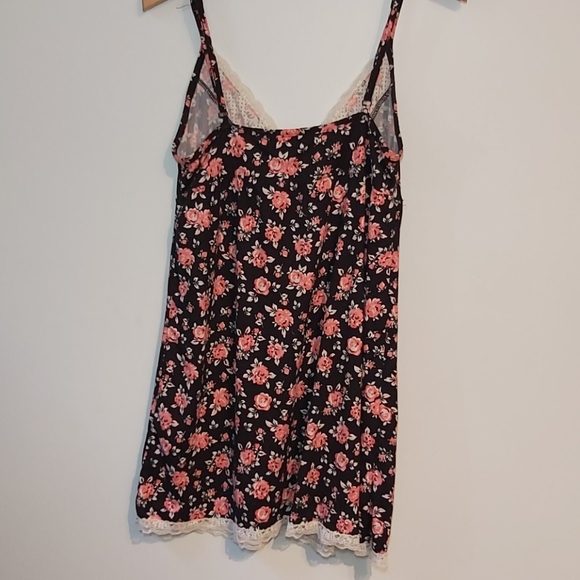 Super soft cotton and lace floral night gown - Picture 3 of 3